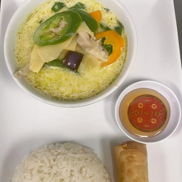 Lunch A - Gaeng Kiow Wahn "Green Curry".