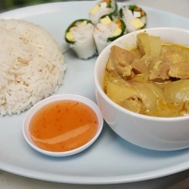 Lunch B - Gaeng Karie "Yellow Curry".