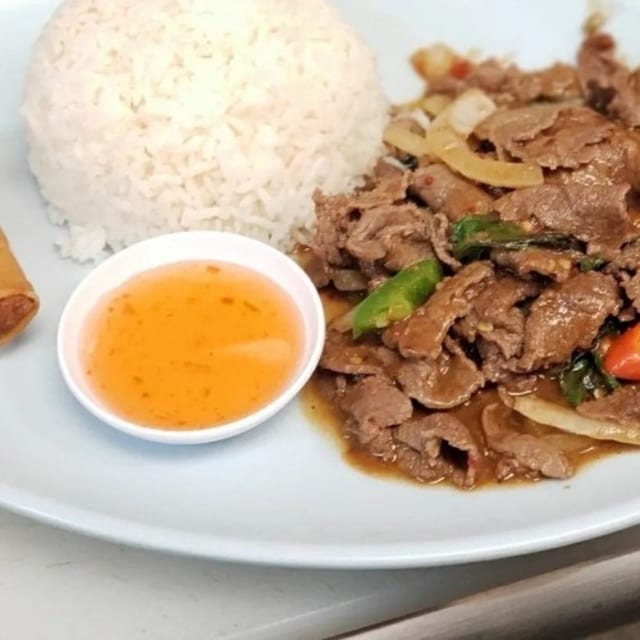 Lunch F - Ka Pao "Thai Basil".