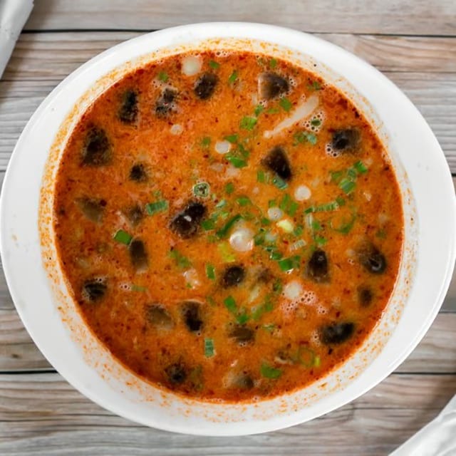 Tom Kha.